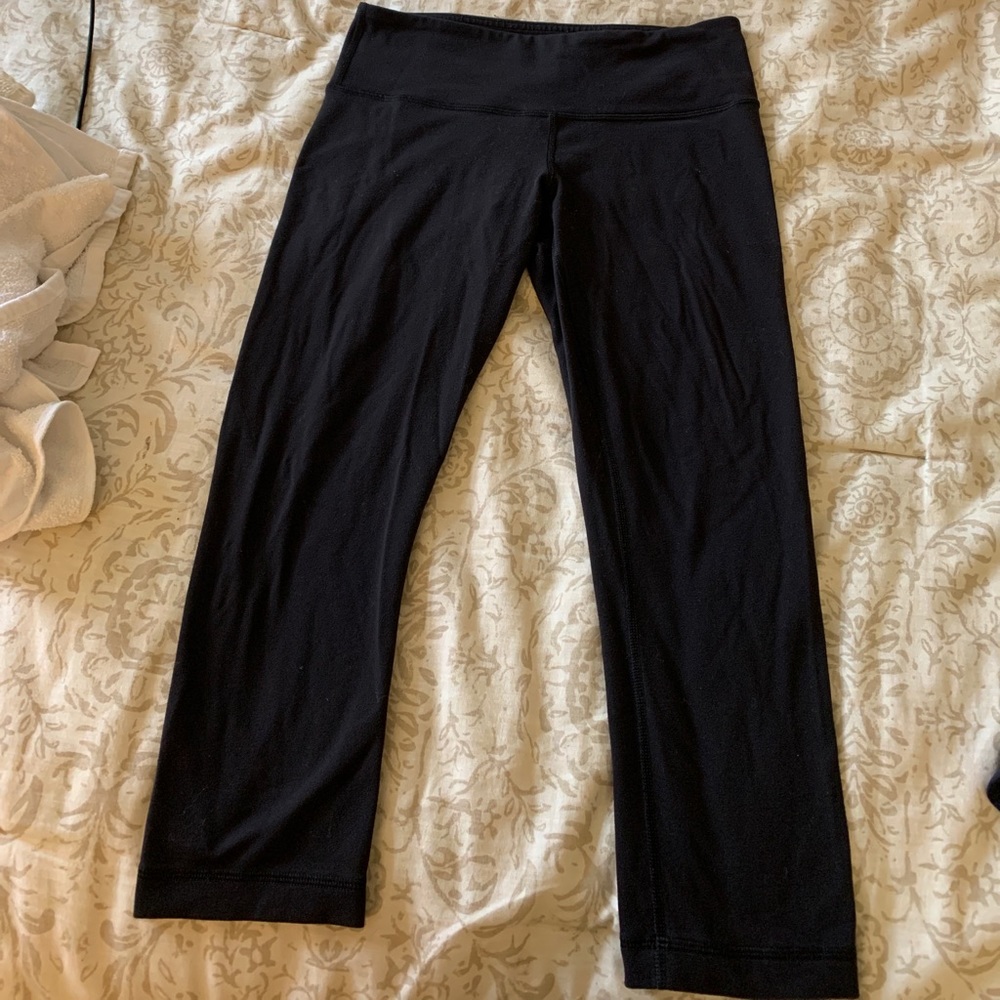 Black lululemon wunder unders